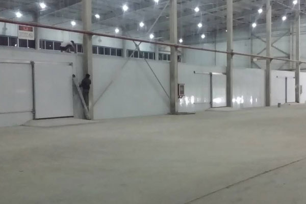 ����app���̳���